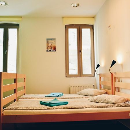 Pura Vida Sky Bar & Hostel Bukarest Kültér fotó