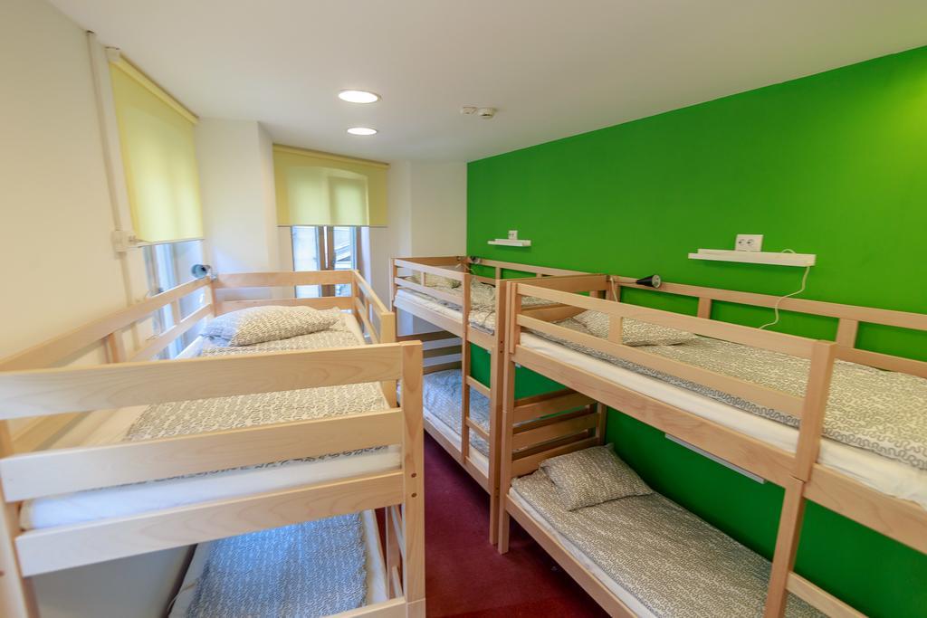 Pura Vida Sky Bar & Hostel Bukarest Szoba fotó