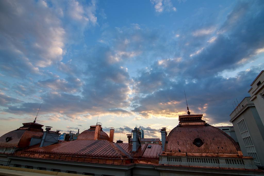 Pura Vida Sky Bar & Hostel Bukarest Kültér fotó