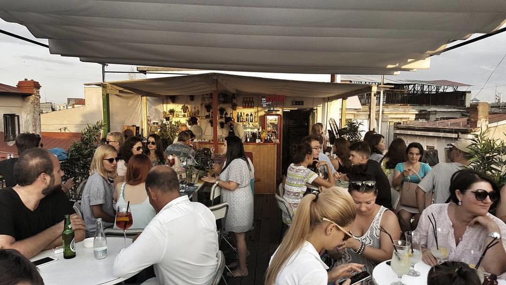 Pura Vida Sky Bar & Hostel Bukarest Kültér fotó